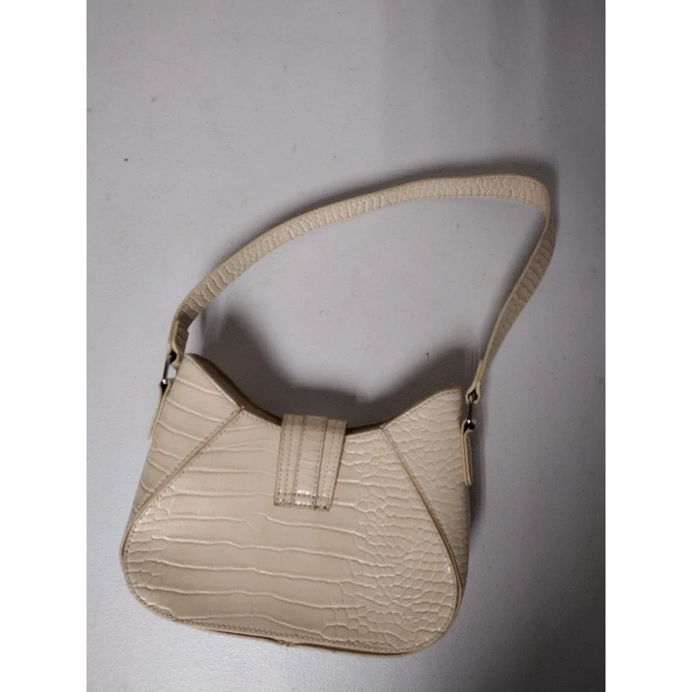Urban Outfitters Cream Croc Embossed Shoulder‎ Bag Ring Buckle Baguette Purse